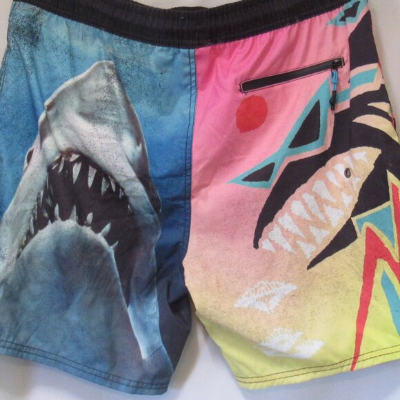 Maui and Sons Jaws / Shark Themed Swim Trunks / Shorts, Size L             F262 - Picture 6 of 6